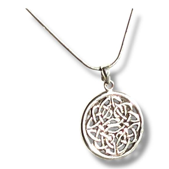 Round CELTIC Design in a Genuine Silver Necklace - Picture 1 of 16